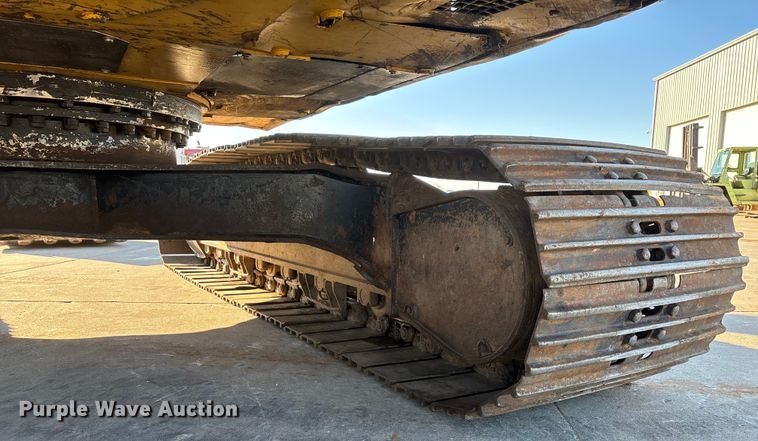 image for item FG0070 2015 Caterpillar 326FL excavator