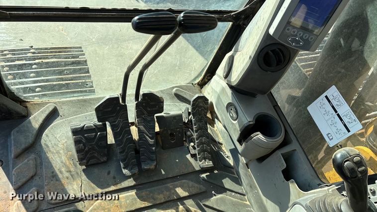 image for item FG0070 2015 Caterpillar 326FL excavator