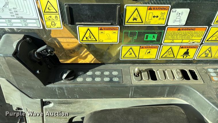 image for item FG0070 2015 Caterpillar 326FL excavator