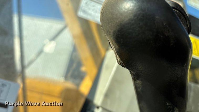 image for item FG0070 2015 Caterpillar 326FL excavator