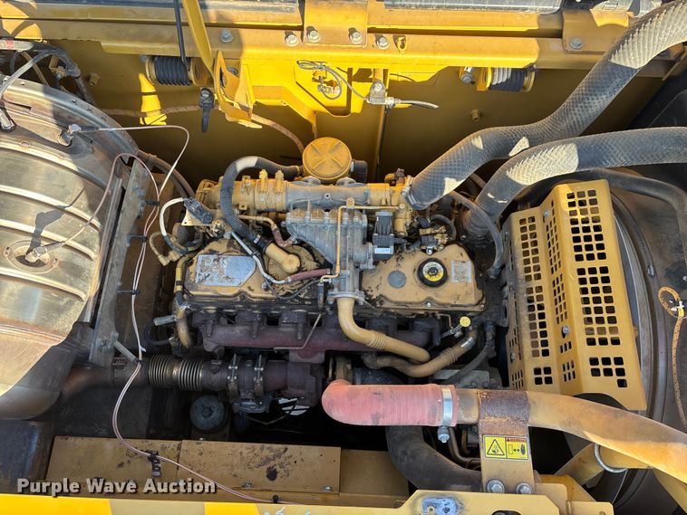 image for item FG0070 2015 Caterpillar 326FL excavator