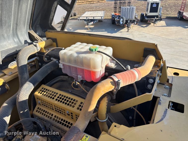 image for item FG0070 2015 Caterpillar 326FL excavator