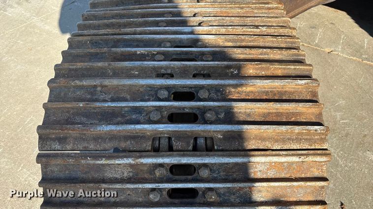 image for item FG0070 2015 Caterpillar 326FL excavator