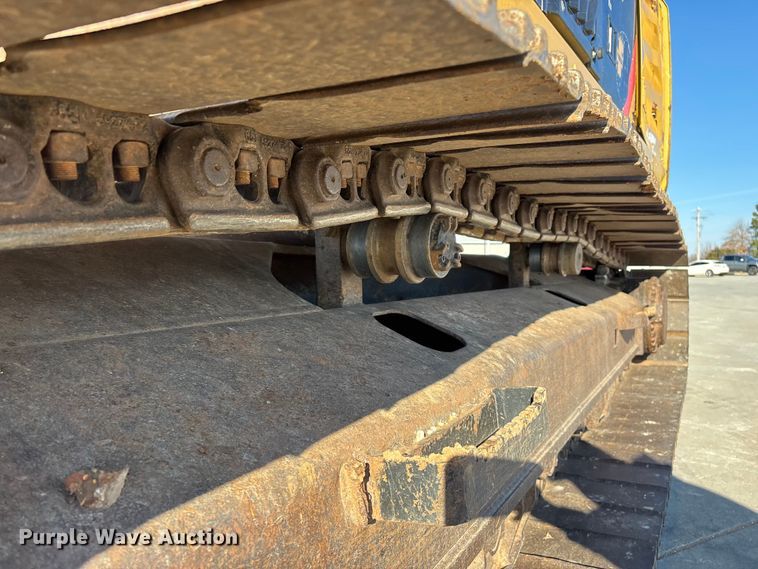 image for item FG0070 2015 Caterpillar 326FL excavator