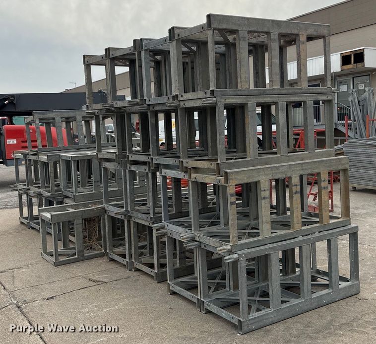 image for item FG2630 EZ Scaffold Twin Mast Climber climbing scaffolding