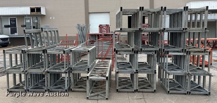 image for item FG2630 EZ Scaffold Twin Mast Climber climbing scaffolding