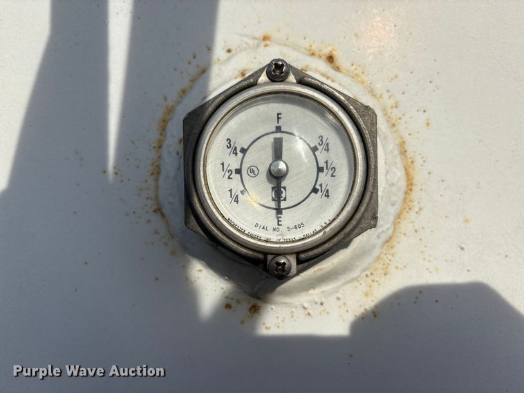 image for item FG2663 Kay fuel tank trailer