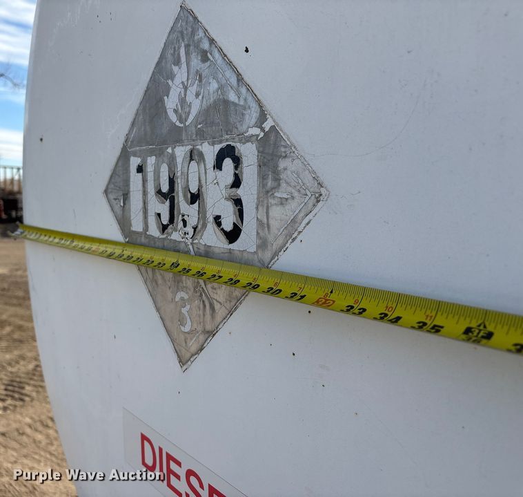 image for item FG2663 Kay fuel tank trailer