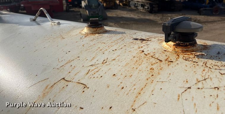 image for item FG2663 Kay fuel tank trailer