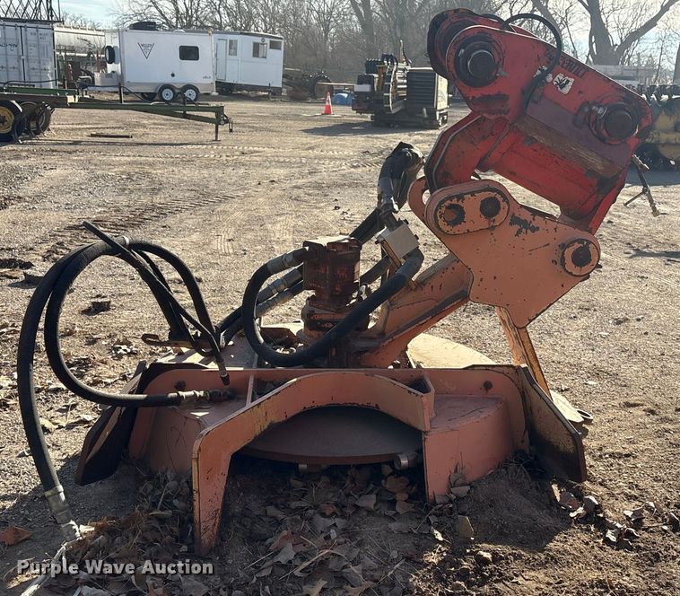 image for item FG2664 Case 1085C brush cutter adapter