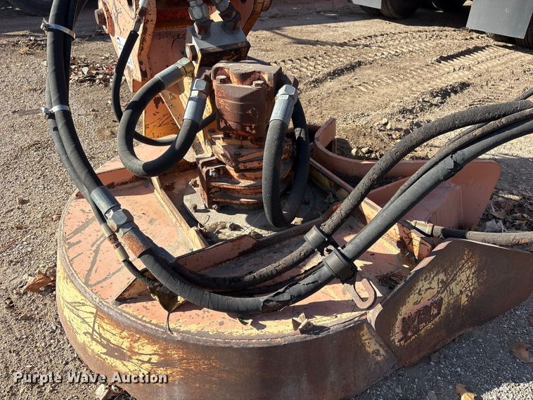 image for item FG2664 Case 1085C brush cutter adapter