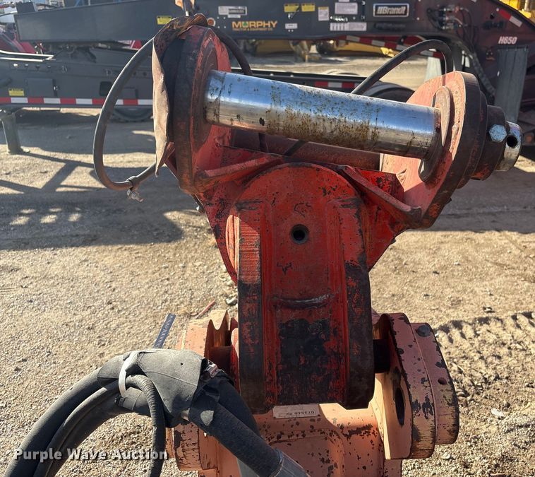 image for item FG2664 Case 1085C brush cutter adapter