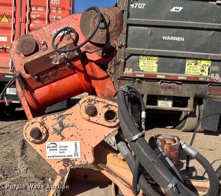 image for item FG2664 Case 1085C brush cutter adapter