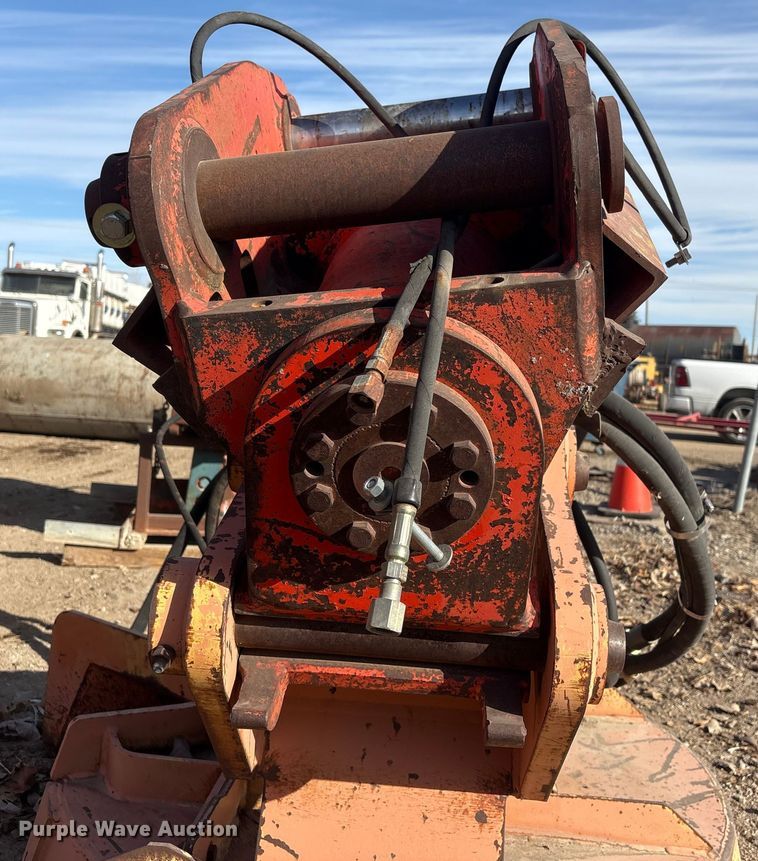 image for item FG2664 Case 1085C brush cutter adapter