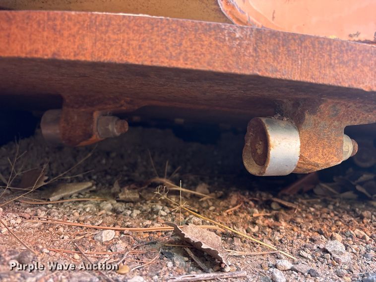 image for item FG2664 Case 1085C brush cutter adapter