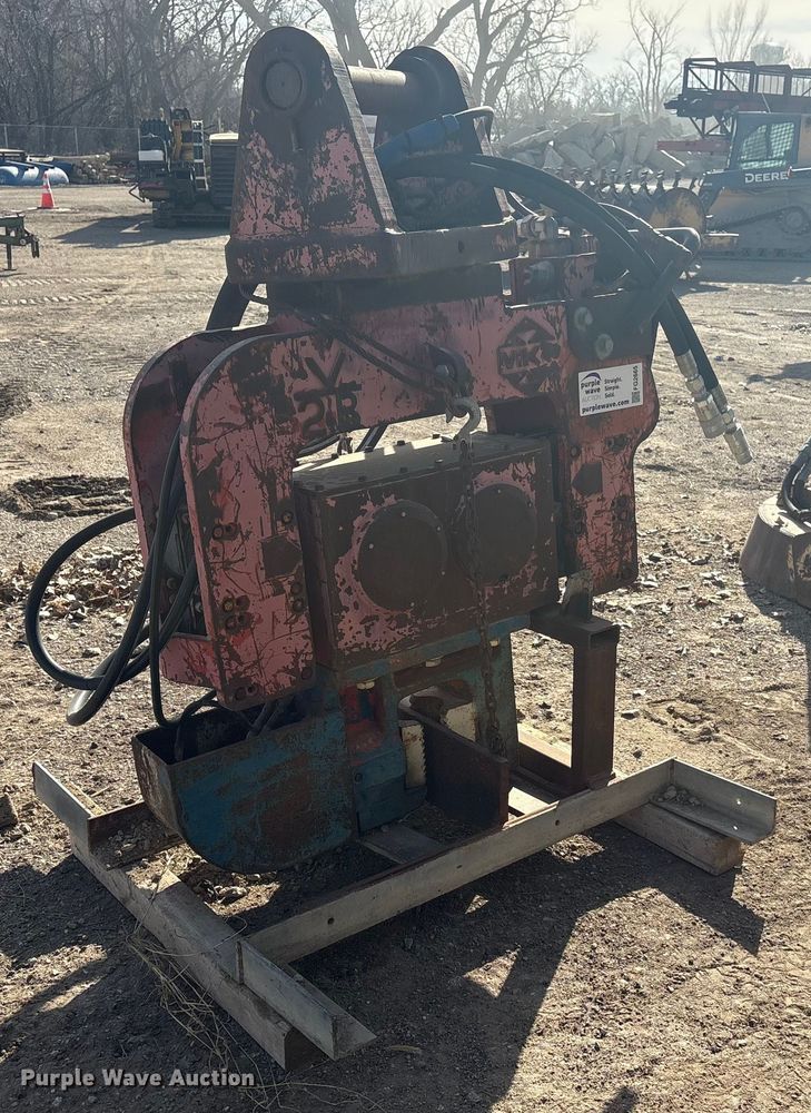 image for item FG2665 MKT V-2B excavator vibratory pile driver/ extractor