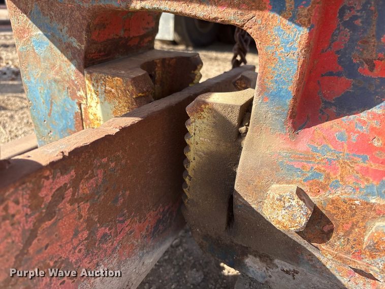 image for item FG2665 MKT V-2B excavator vibratory pile driver/ extractor