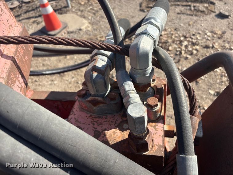 image for item FG2665 MKT V-2B excavator vibratory pile driver/ extractor