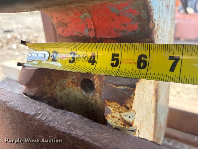 image for item FG2665 MKT V-2B excavator vibratory pile driver/ extractor