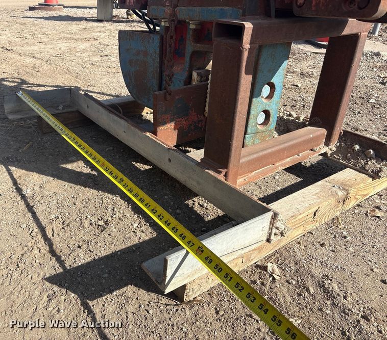 image for item FG2665 MKT V-2B excavator vibratory pile driver/ extractor