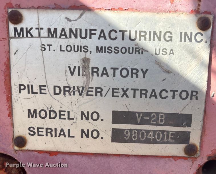 image for item FG2665 MKT V-2B excavator vibratory pile driver/ extractor