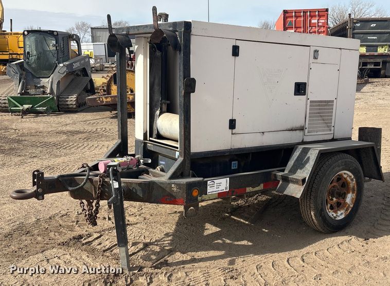 image for item FG2667 2003 Olympian XQ20P2 generator