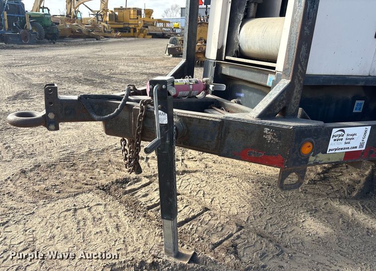 image for item FG2667 2003 Olympian XQ20P2 generator