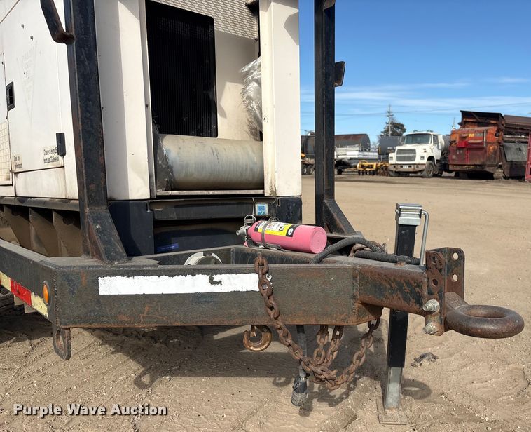 image for item FG2667 2003 Olympian XQ20P2 generator