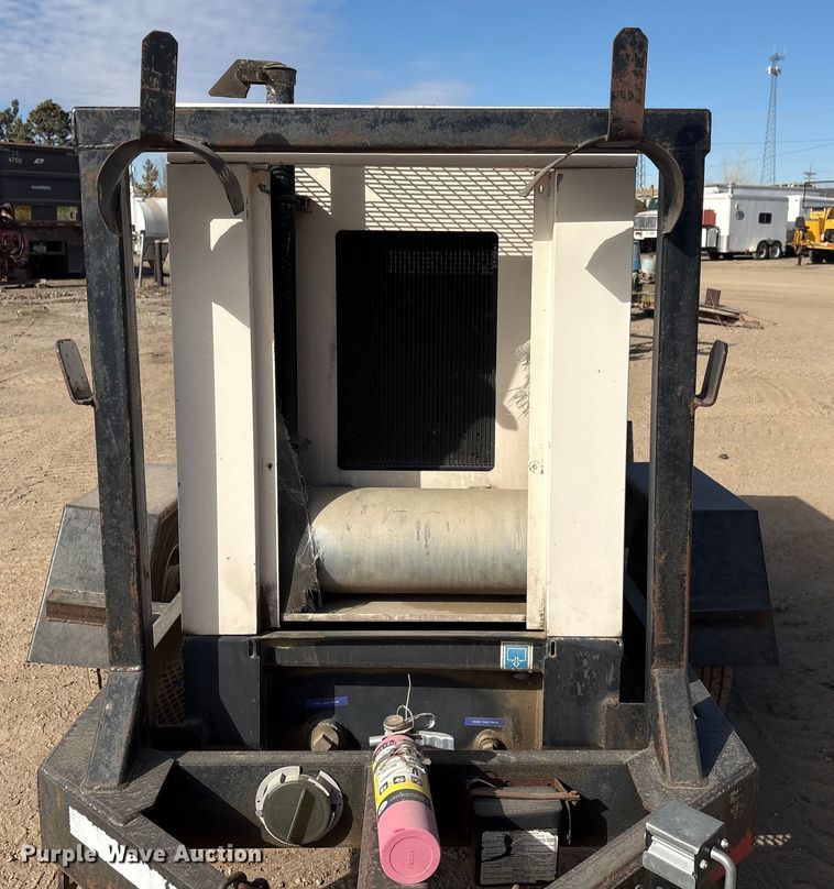 image for item FG2667 2003 Olympian XQ20P2 generator