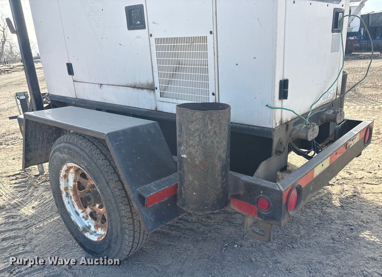 image for item FG2667 2003 Olympian XQ20P2 generator