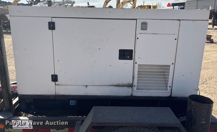 image for item FG2667 2003 Olympian XQ20P2 generator