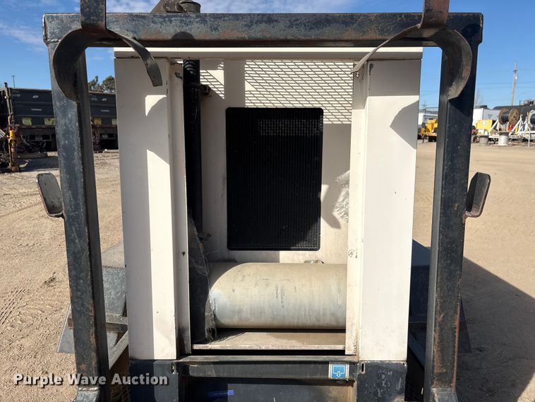 image for item FG2667 2003 Olympian XQ20P2 generator