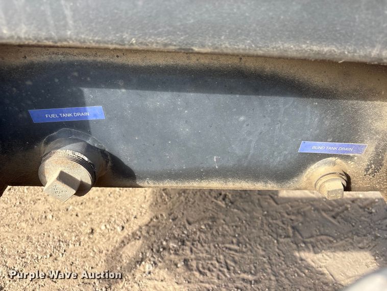 image for item FG2667 2003 Olympian XQ20P2 generator