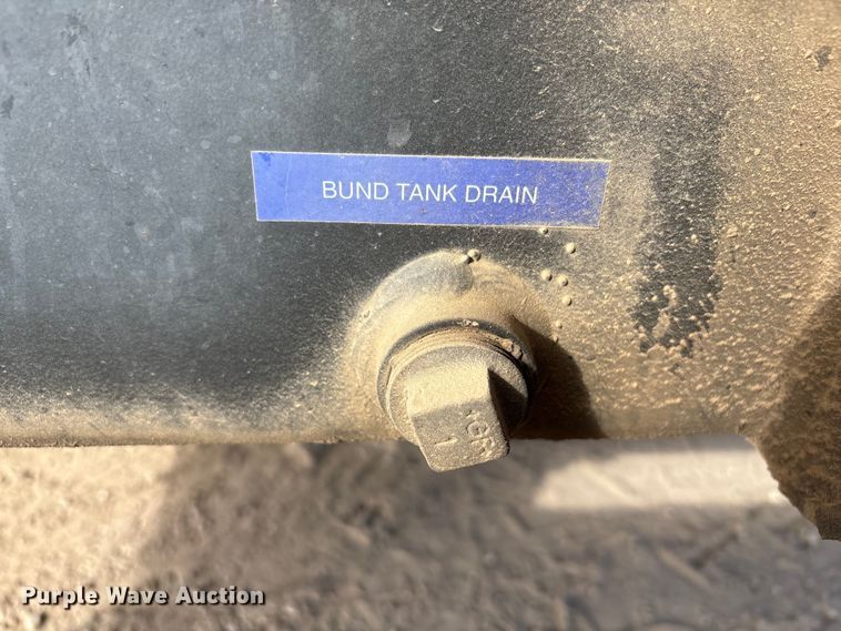 image for item FG2667 2003 Olympian XQ20P2 generator