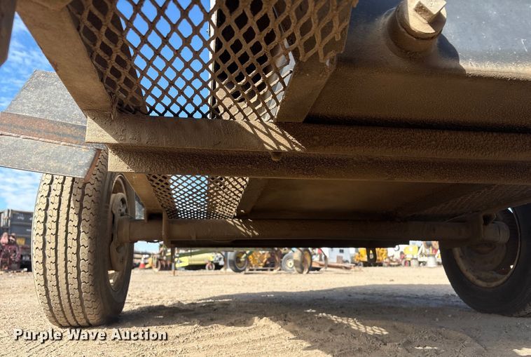 image for item FG2667 2003 Olympian XQ20P2 generator