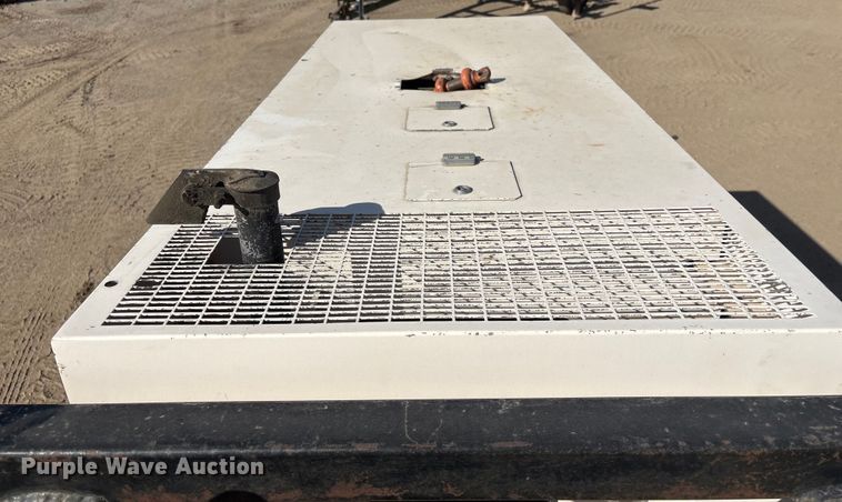 image for item FG2667 2003 Olympian XQ20P2 generator