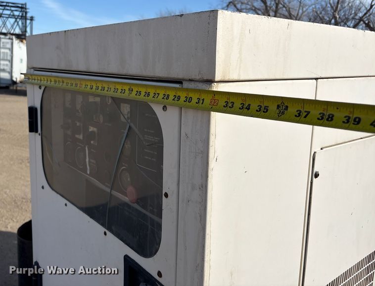 image for item FG2667 2003 Olympian XQ20P2 generator