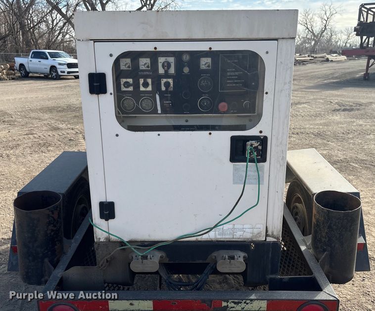 image for item FG2667 2003 Olympian XQ20P2 generator