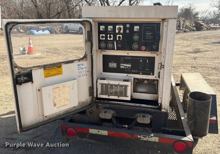 image for item FG2667 2003 Olympian XQ20P2 generator