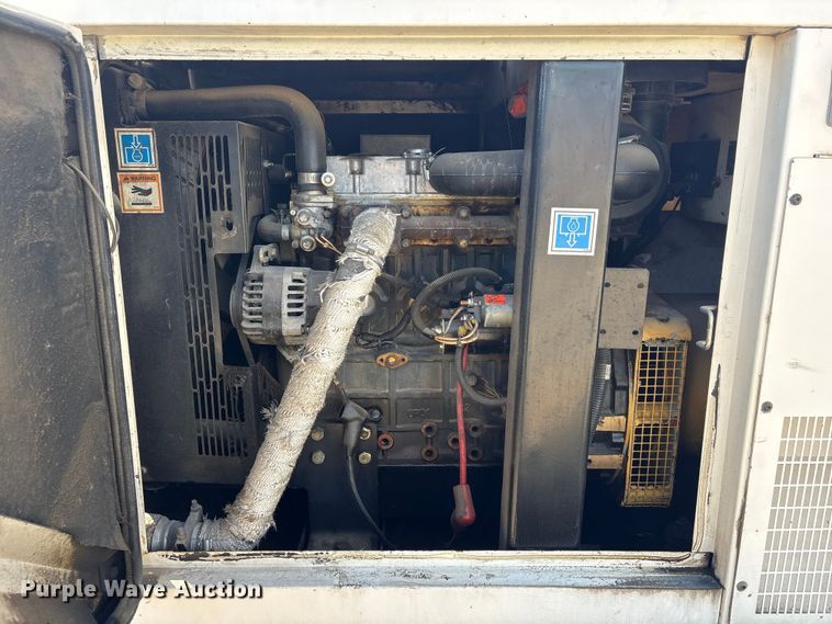 image for item FG2667 2003 Olympian XQ20P2 generator