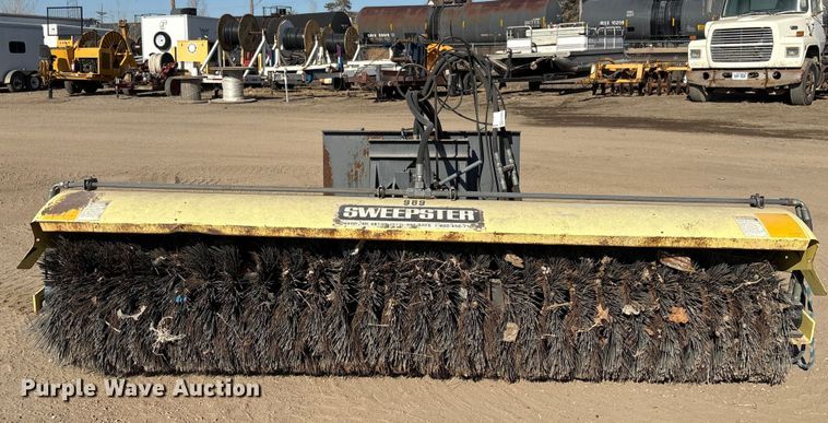 image for item FG2669 Sweepster D32C10 broom