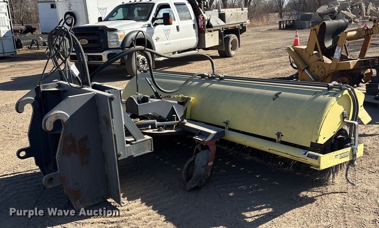 image for item FG2669 Sweepster D32C10 broom