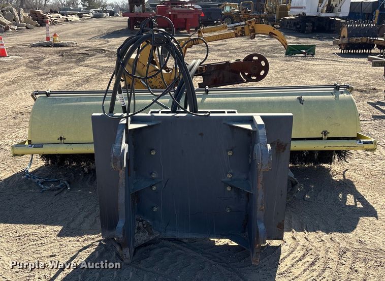 image for item FG2669 Sweepster D32C10 broom