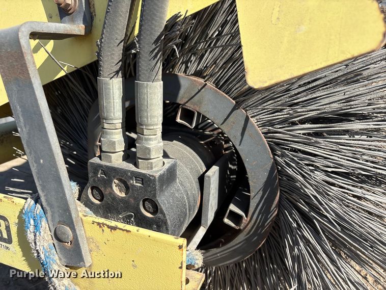 image for item FG2669 Sweepster D32C10 broom