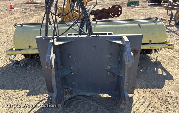 image for item FG2669 Sweepster D32C10 broom