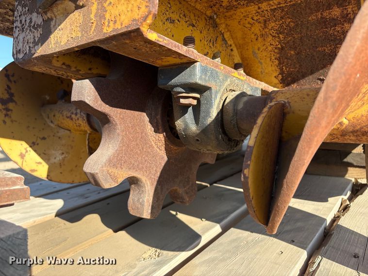 image for item FG2671 Vermeer TR950 trencher