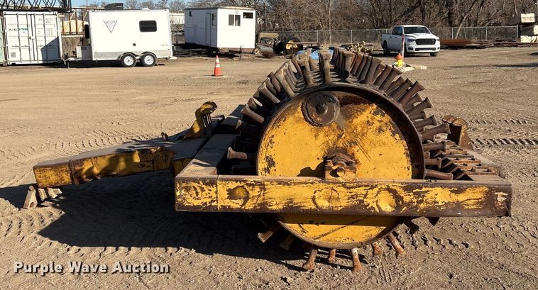 image for item FG2672 Sheeps foot double drum roller