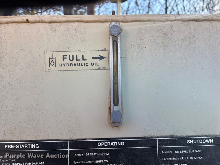 image for item FI0129 1995 Ingersoll Rand PT-125R pneumatic roller