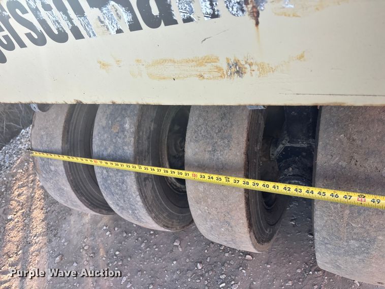 image for item FI0129 1995 Ingersoll Rand PT-125R pneumatic roller