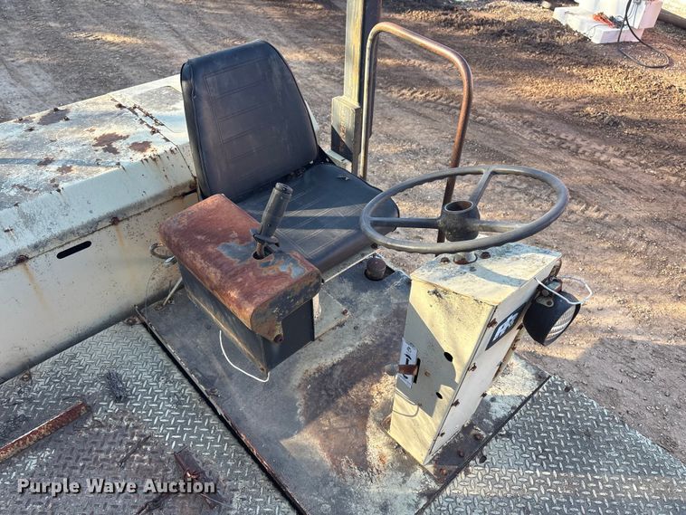 image for item FI0129 1995 Ingersoll Rand PT-125R pneumatic roller